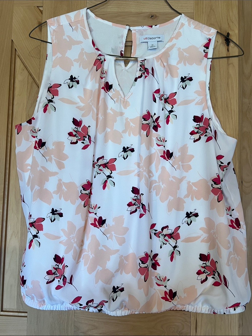 Liz Claiborne White Sleeveless Floral Keyhole Camisole